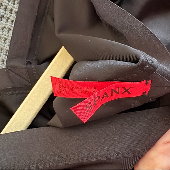 Spanx brand compression tank, like new, 2X - Picture 2 of 2
